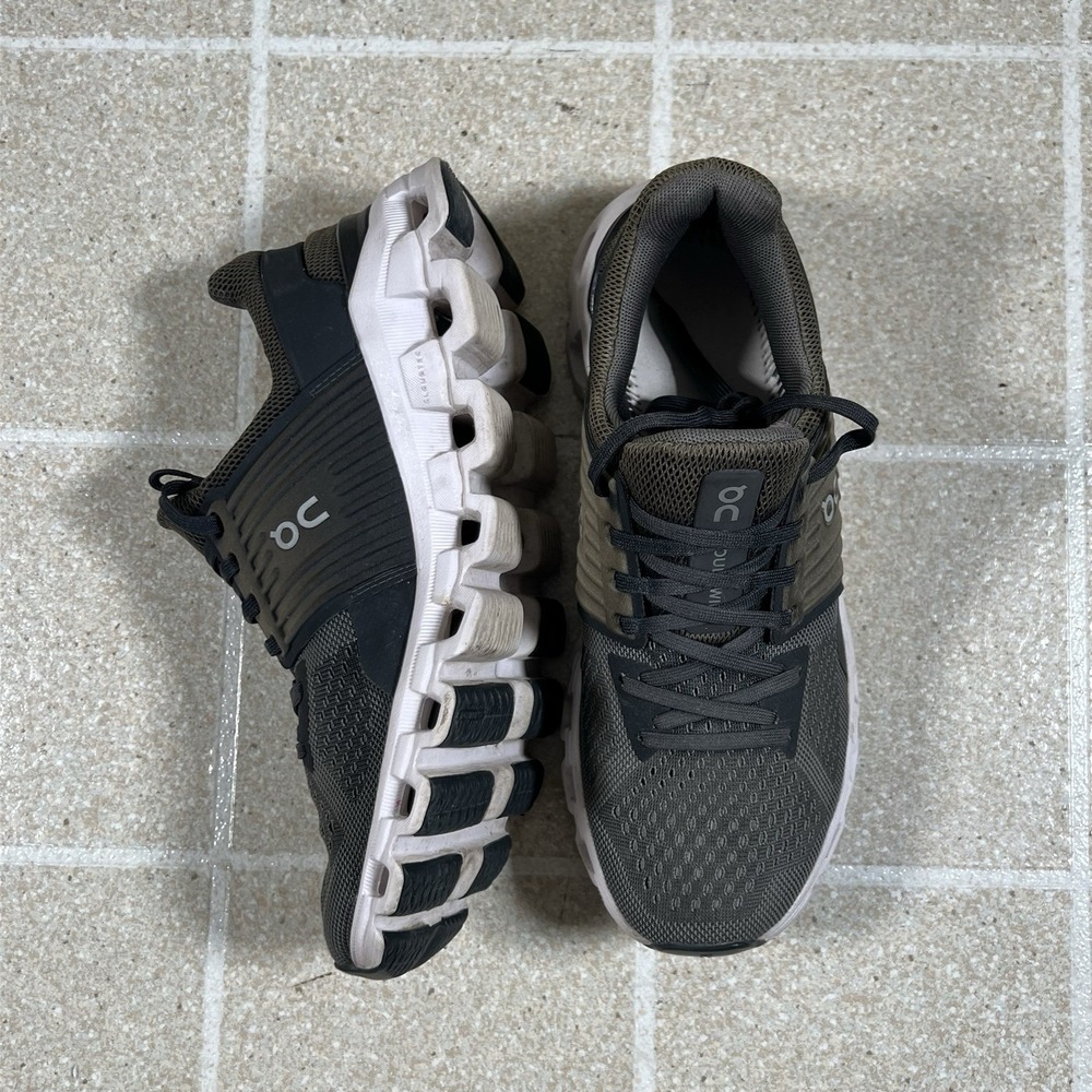 On Cloud Running Shoes for Women - Olive/Black - Picture 4 of 10